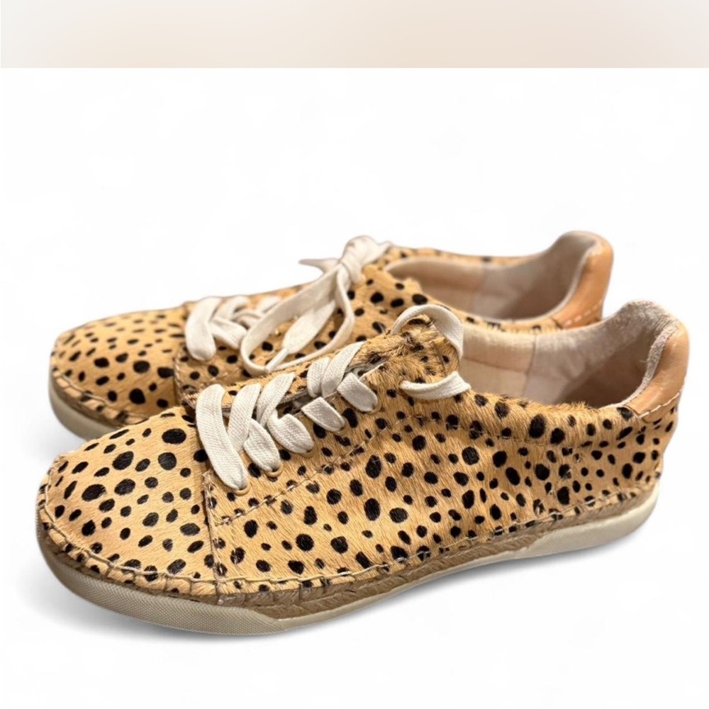 Dolce Vita Tan and Black Cheetah Print Sneakers Fashion-Forward Design